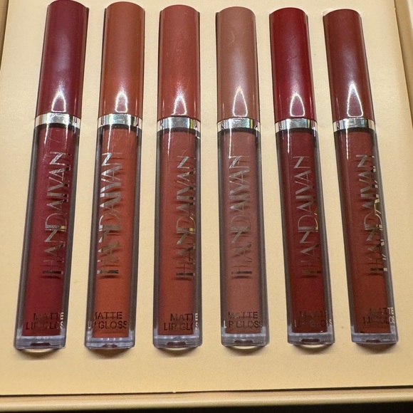 Kiss and Tell: Waterproof 6-Piece Matte Lipstick Set by HANDAIYAN - Picture 14 of 14